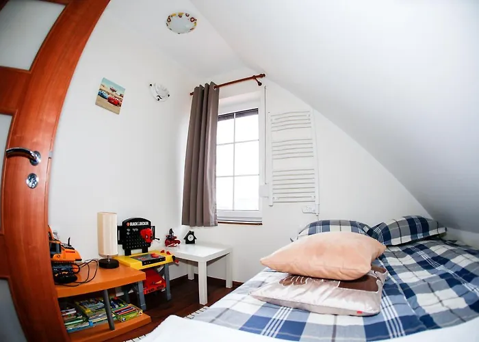 Dom Na Zielonej Dolinie ساسينو